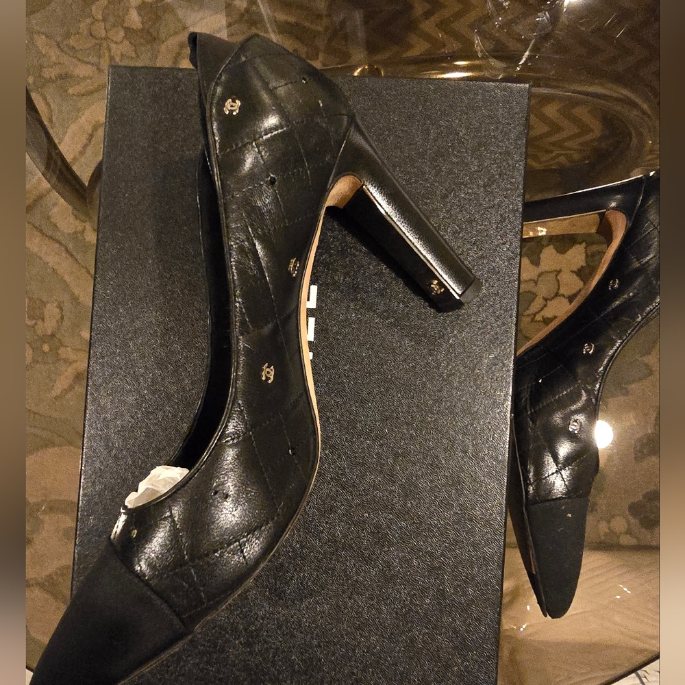 Chanel Leather Pumps Black & Black  CC Charms All Over  Authentic Retail $3,250 - Picture 5 of 9